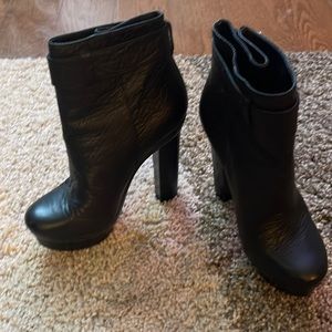 Gently worn Rachel Zoe platform boot | Size 8.5 | Black